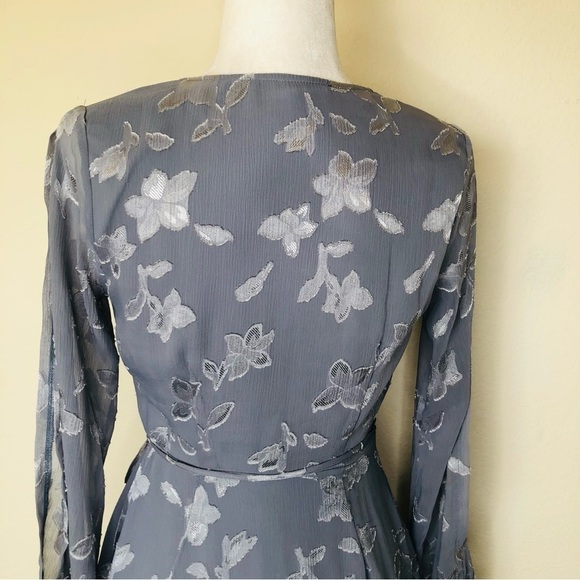 ASTR THE LABEL DUSTY BLUE BURNOUT WRAP FLORAL DRESS Size: XS - Picture 16 of 16